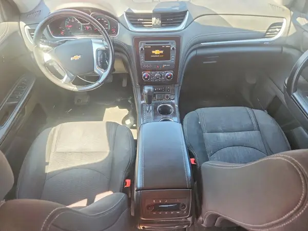 1GNKRHKD8HJ153882 2017 CHEVROLET TRAVERSE - Image 8