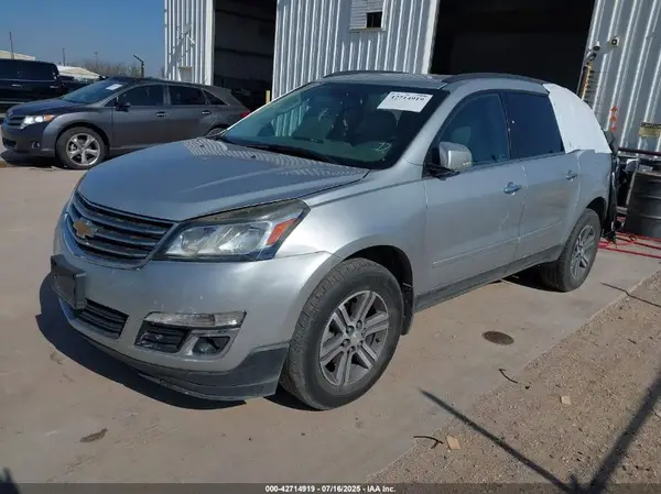 1GNKRHKD8HJ205382 2017 CHEVROLET TRAVERSE - Image 2
