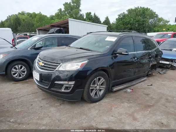 1GNKRHKD8HJ220593 2017 CHEVROLET TRAVERSE - Image 2