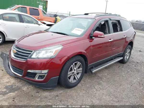 1GNKRHKD8HJ220626 2017 CHEVROLET TRAVERSE - Image 2