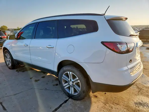 1GNKRHKD8HJ275366 2017 CHEVROLET TRAVERSE - Image 2