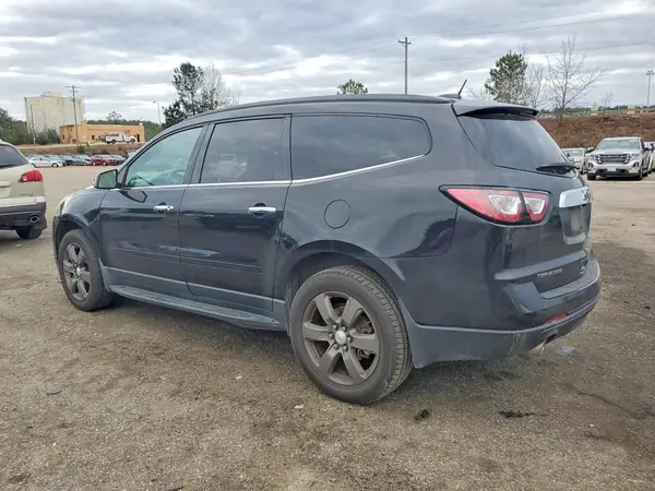 1GNKRHKD8HJ351586 2017 CHEVROLET TRAVERSE - Image 2