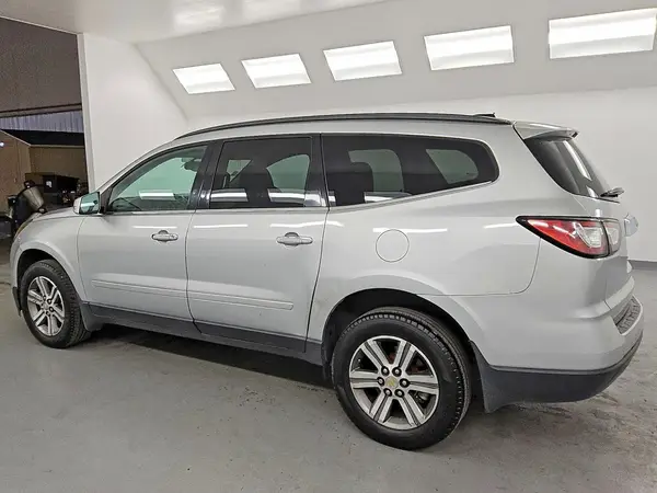 1GNKRHKD9GJ175100 2016 CHEVROLET TRAVERSE - Image 2
