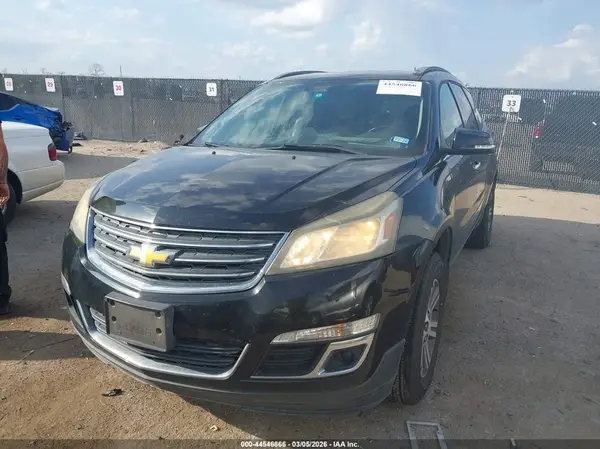 1GNKRHKD9HJ104836 2017 CHEVROLET TRAVERSE - Image 2