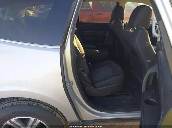 1GNKRHKD9HJ143278 2017 CHEVROLET TRAVERSE - Image 8