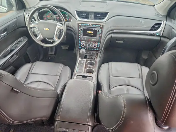 1GNKRHKD9HJ243851 2017 CHEVROLET TRAVERSE - Image 8