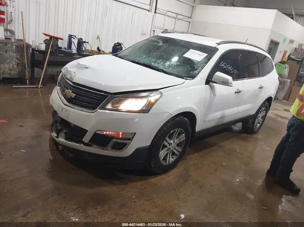 1GNKRHKD9HJ261900 2017 CHEVROLET TRAVERSE - Image 2