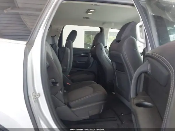 1GNKRHKD9HJ269320 2017 CHEVROLET TRAVERSE - Image 8