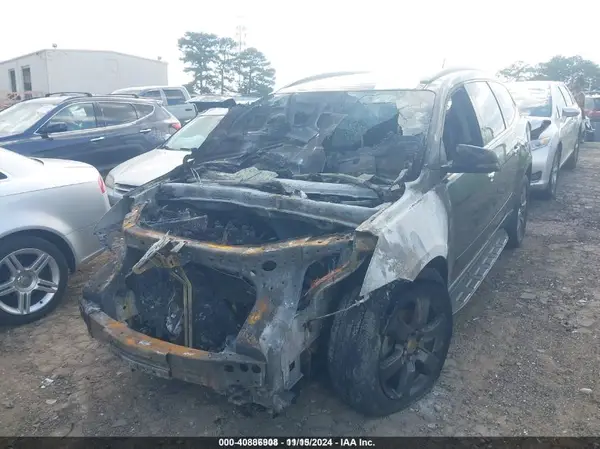 1GNKRHKD9HJ284349 2017 CHEVROLET TRAVERSE - Image 2
