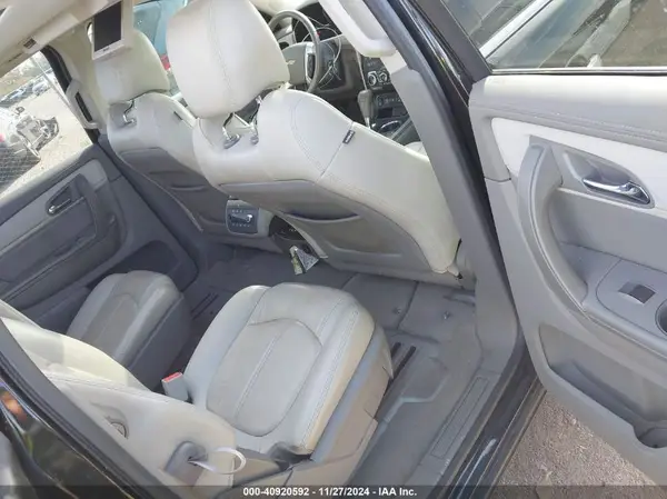 1GNKRHKDXHJ125601 2017 CHEVROLET TRAVERSE - Image 8