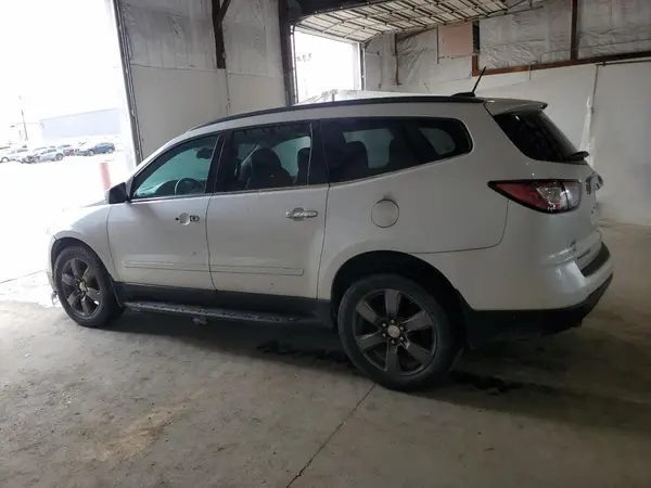 1GNKRHKDXHJ171378 2017 CHEVROLET TRAVERSE - Image 2