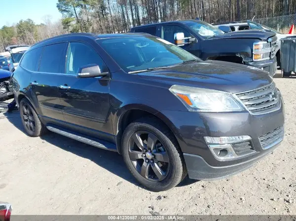 1GNKRHKDXHJ197656 2017 CHEVROLET TRAVERSE - Image 1