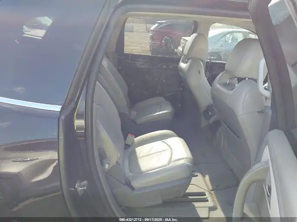 1GNKRHKDXHJ298390 2017 CHEVROLET TRAVERSE - Image 8