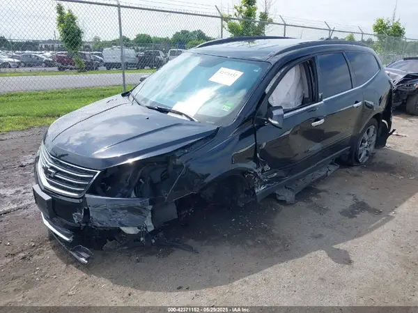 1GNKRHKDXHJ323711 2017 CHEVROLET TRAVERSE - Image 2