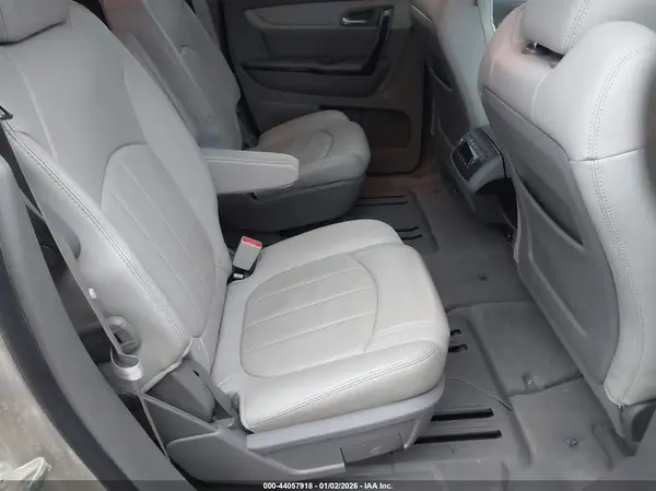 1GNKRJKD0HJ129924 2017 CHEVROLET TRAVERSE - Image 8