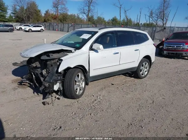 1GNKRJKD0HJ151132 2017 CHEVROLET TRAVERSE - Image 2