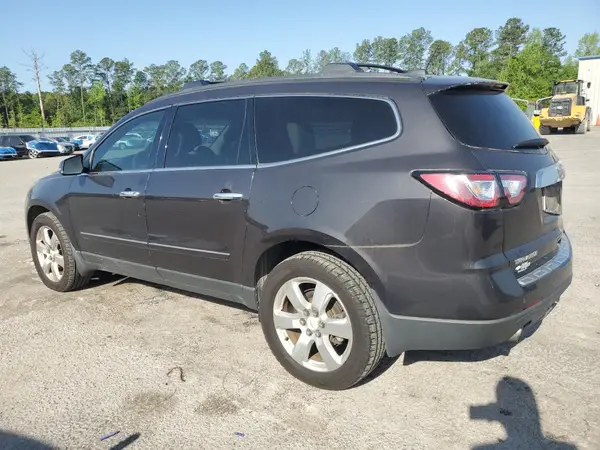 1GNKRJKD0HJ179352 2017 CHEVROLET TRAVERSE - Image 2