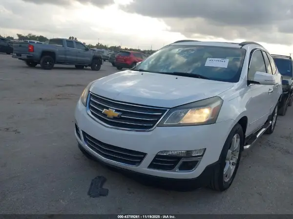 1GNKRJKD0HJ278835 2017 CHEVROLET TRAVERSE - Image 2
