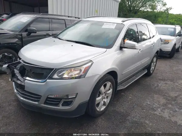1GNKRJKD1HJ230177 2017 CHEVROLET TRAVERSE - Image 2