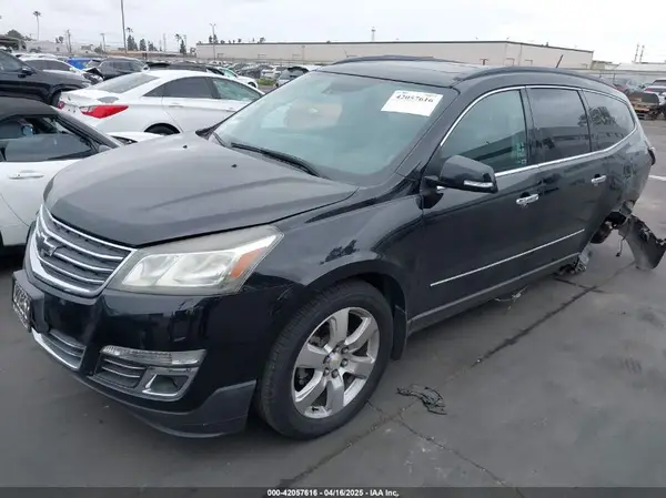 1GNKRJKD1HJ236271 2017 CHEVROLET TRAVERSE - Image 2