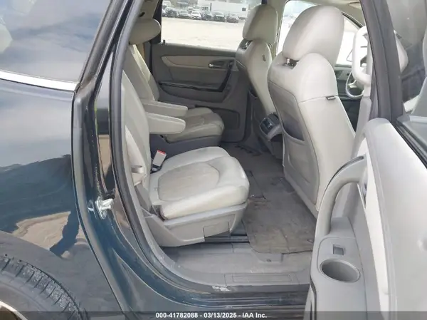1GNKRJKD2HJ189588 2017 CHEVROLET TRAVERSE - Image 8