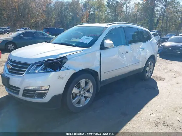 1GNKRJKD2HJ198923 2017 CHEVROLET TRAVERSE - Image 2