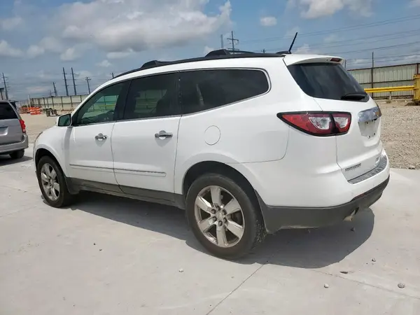 1GNKRJKD2HJ229961 2017 CHEVROLET TRAVERSE - Image 2