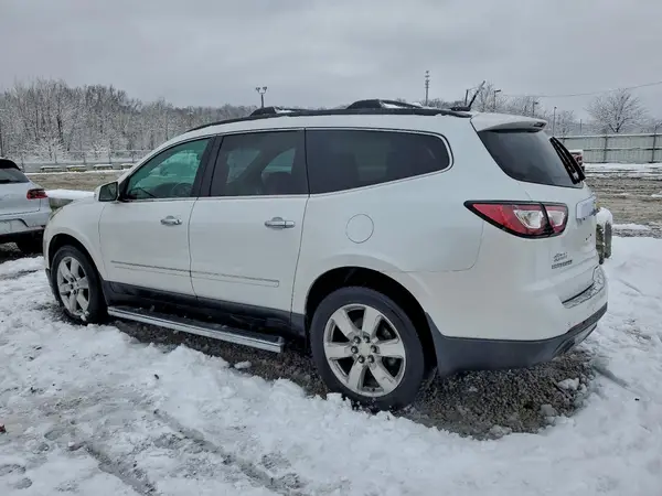 1GNKRJKD2HJ268534 2017 CHEVROLET TRAVERSE - Image 2