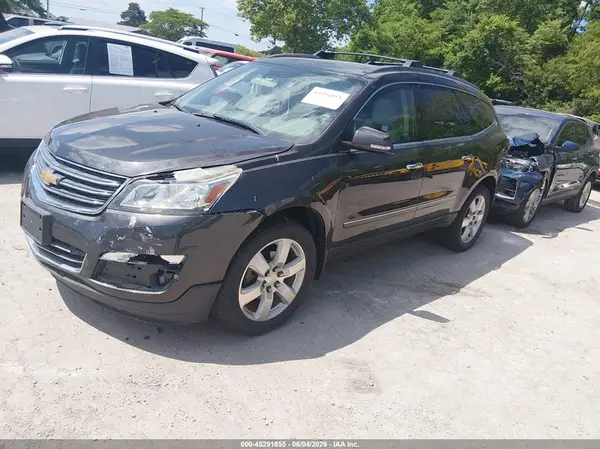1GNKRJKD2HJ331082 2017 CHEVROLET TRAVERSE - Image 2