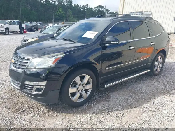 1GNKRJKD3HJ108744 2017 CHEVROLET TRAVERSE - Image 2