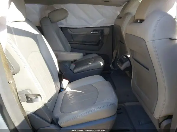 1GNKRJKD4HJ212613 2017 CHEVROLET TRAVERSE - Image 8