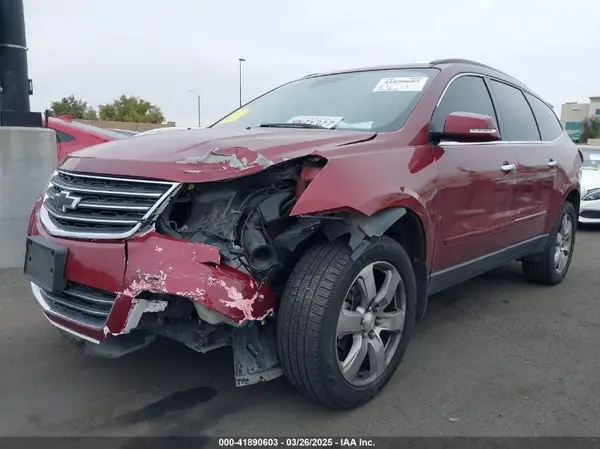 1GNKRJKD4HJ310184 2017 CHEVROLET TRAVERSE - Image 2
