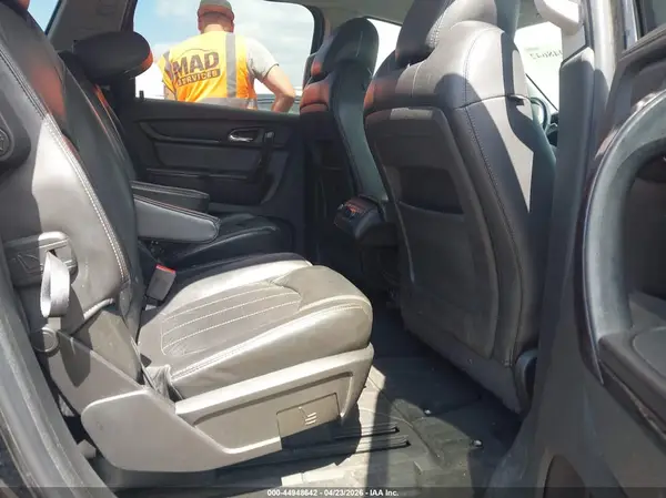 1GNKRJKD5HJ258631 2017 CHEVROLET TRAVERSE - Image 8