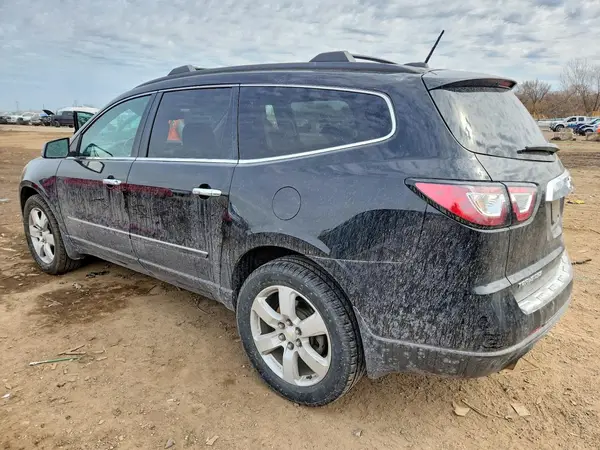 1GNKRJKD7HJ181860 2017 CHEVROLET TRAVERSE - Image 2