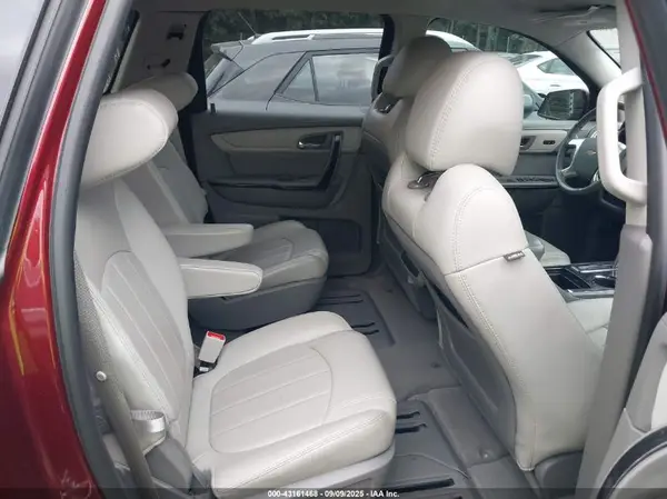 1GNKRJKD7HJ251180 2017 CHEVROLET TRAVERSE - Image 8