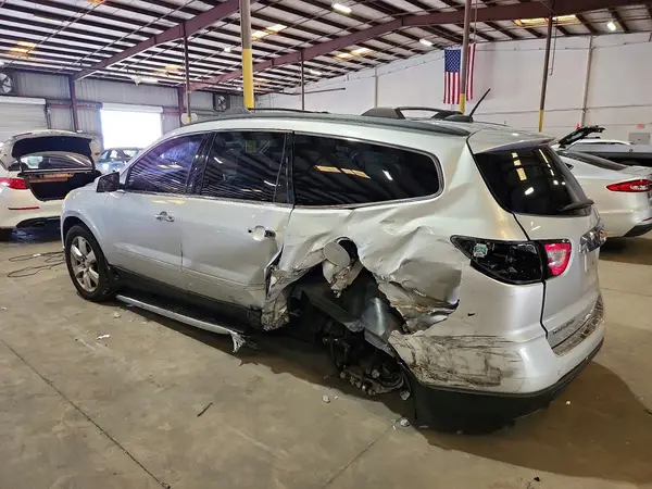 1GNKRJKD7HJ307098 2017 CHEVROLET TRAVERSE - Image 2