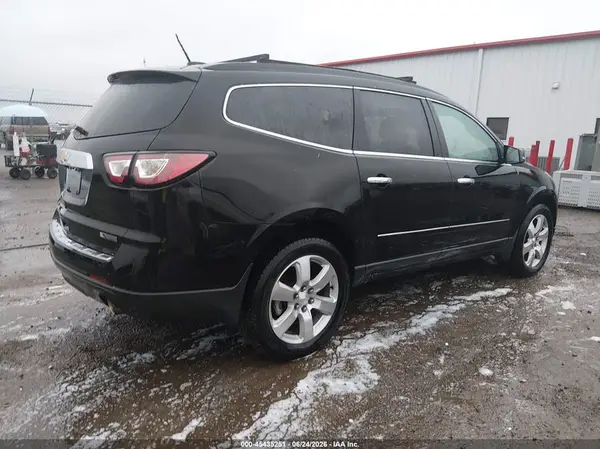 1GNKRJKD8HJ212114 2017 CHEVROLET TRAVERSE - Image 2