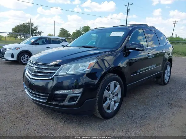 1GNKRJKD9HJ109008 2017 CHEVROLET TRAVERSE - Image 2