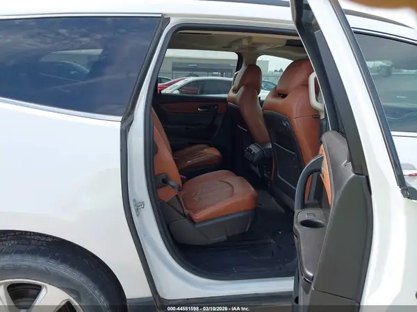 1GNKRJKD9HJ209884 2017 CHEVROLET TRAVERSE - Image 8