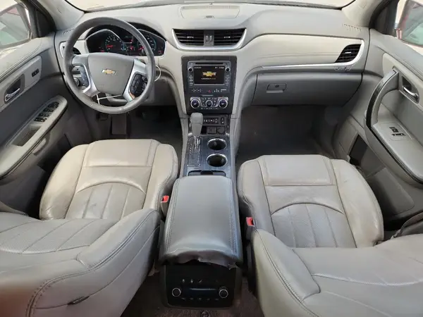 1GNKRJKD9HJ218570 2017 CHEVROLET TRAVERSE - Image 8