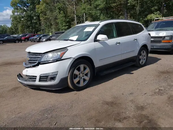 1GNKRJKDXHJ127775 2017 CHEVROLET TRAVERSE - Image 2
