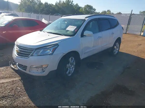 1GNKRJKDXHJ157780 2017 CHEVROLET TRAVERSE - Image 2