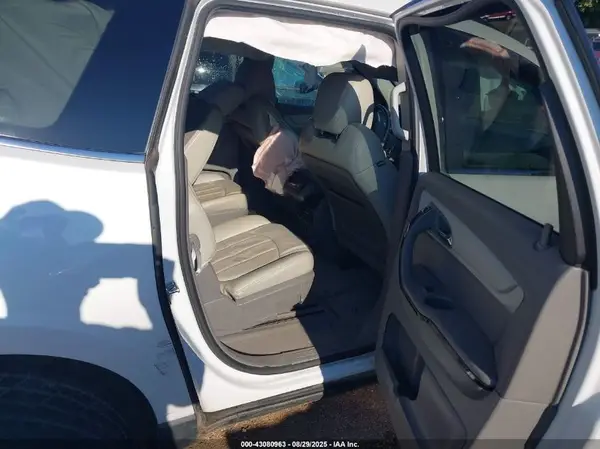 1GNKRJKDXHJ157780 2017 CHEVROLET TRAVERSE - Image 8