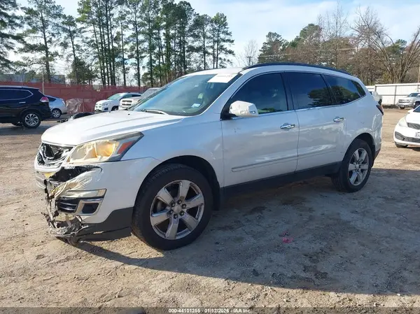 1GNKRJKDXHJ298283 2017 CHEVROLET TRAVERSE - Image 2