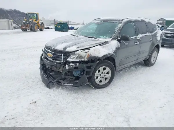1GNKVFED0GJ329446 2016 CHEVROLET TRAVERSE - Image 2