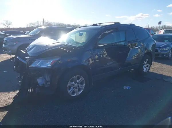 1GNKVFED0HJ211771 2017 CHEVROLET TRAVERSE - Image 2