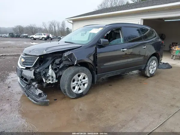 1GNKVFED0HJ215044 2017 CHEVROLET TRAVERSE - Image 2