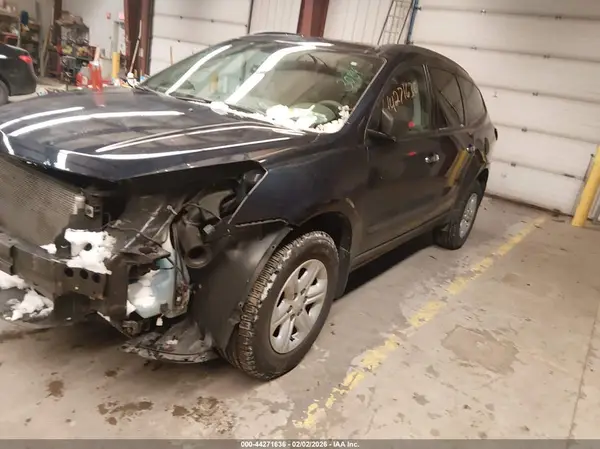 1GNKVFED0HJ304709 2017 CHEVROLET TRAVERSE - Image 2