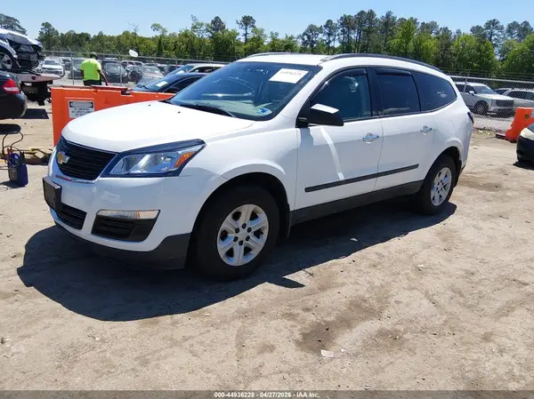 1GNKVFED0HJ315838 2017 CHEVROLET TRAVERSE - Image 2