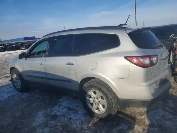 1GNKVFED1HJ200049 2017 CHEVROLET TRAVERSE - Image 2
